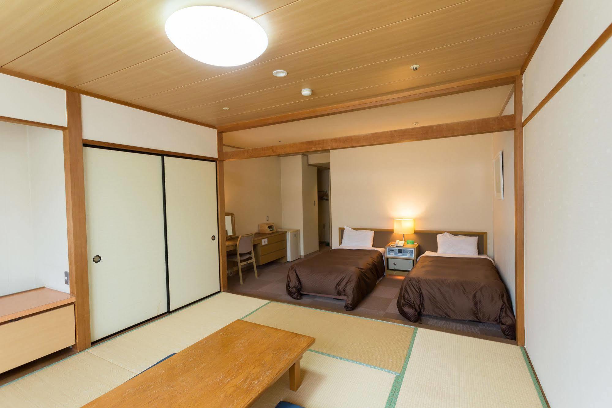 Washigatake Kogen Hotel Rainbow Гудзё Экстерьер фото