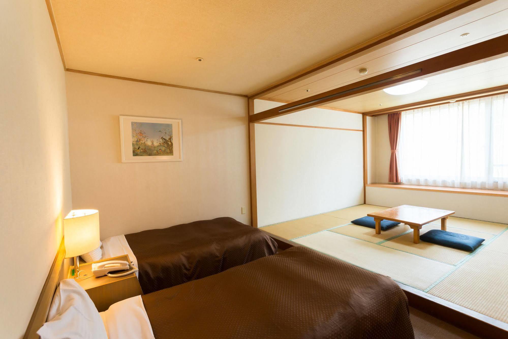Washigatake Kogen Hotel Rainbow Гудзё Экстерьер фото